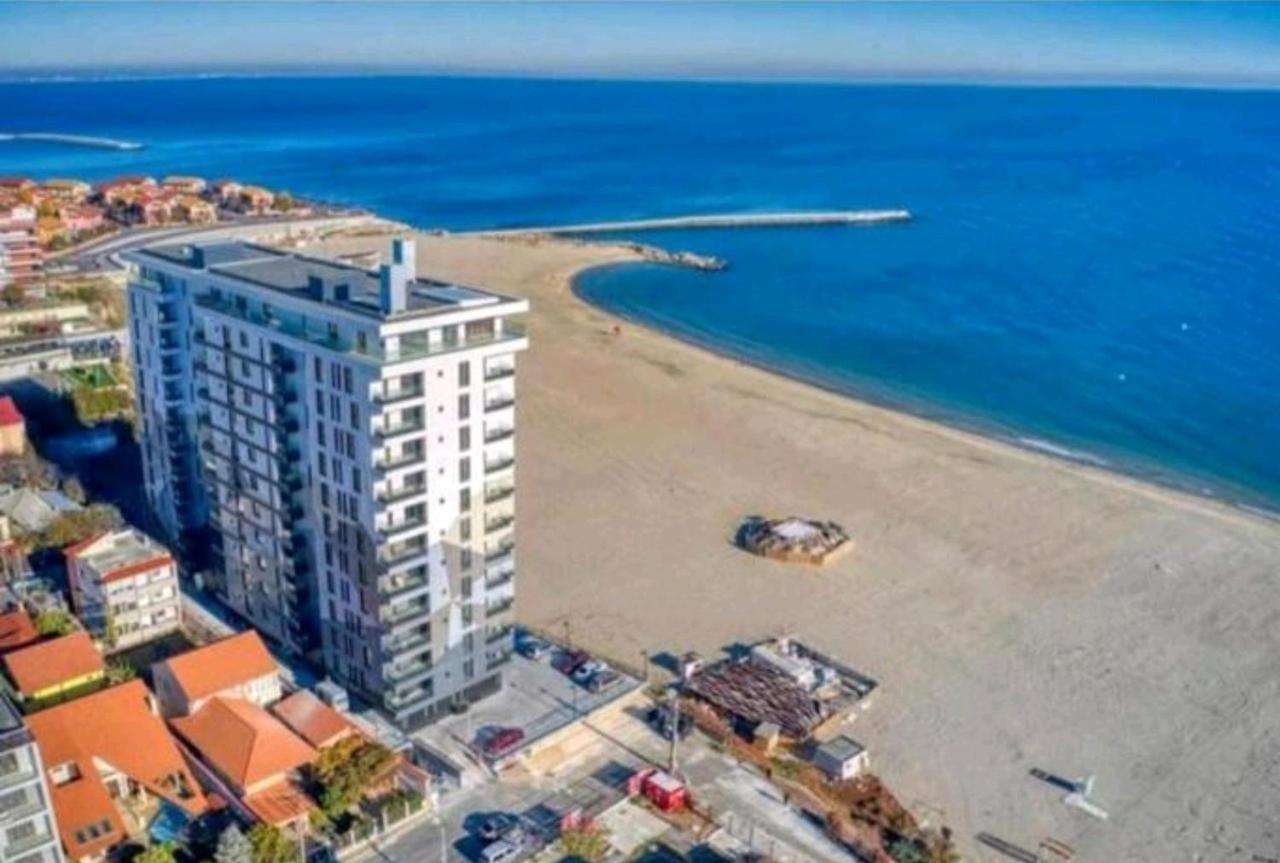 Faleza Nord Apartament De Lux Nou Pe Malul Marii Constança Exterior foto